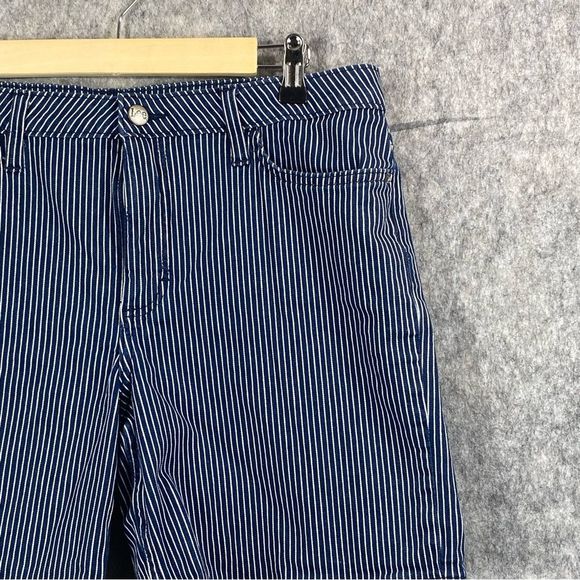 Lee Womens Blue/White Striped Regular Fit Short Mid Rise Shorts Size 14 Medium - Picture 3 of 11